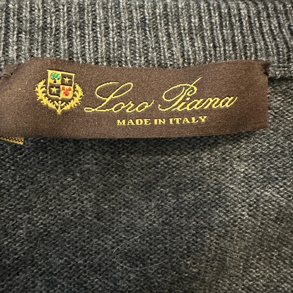 Loro Piana Charcoal Gray Silk & Cashmere V Neck Sweater Size 52